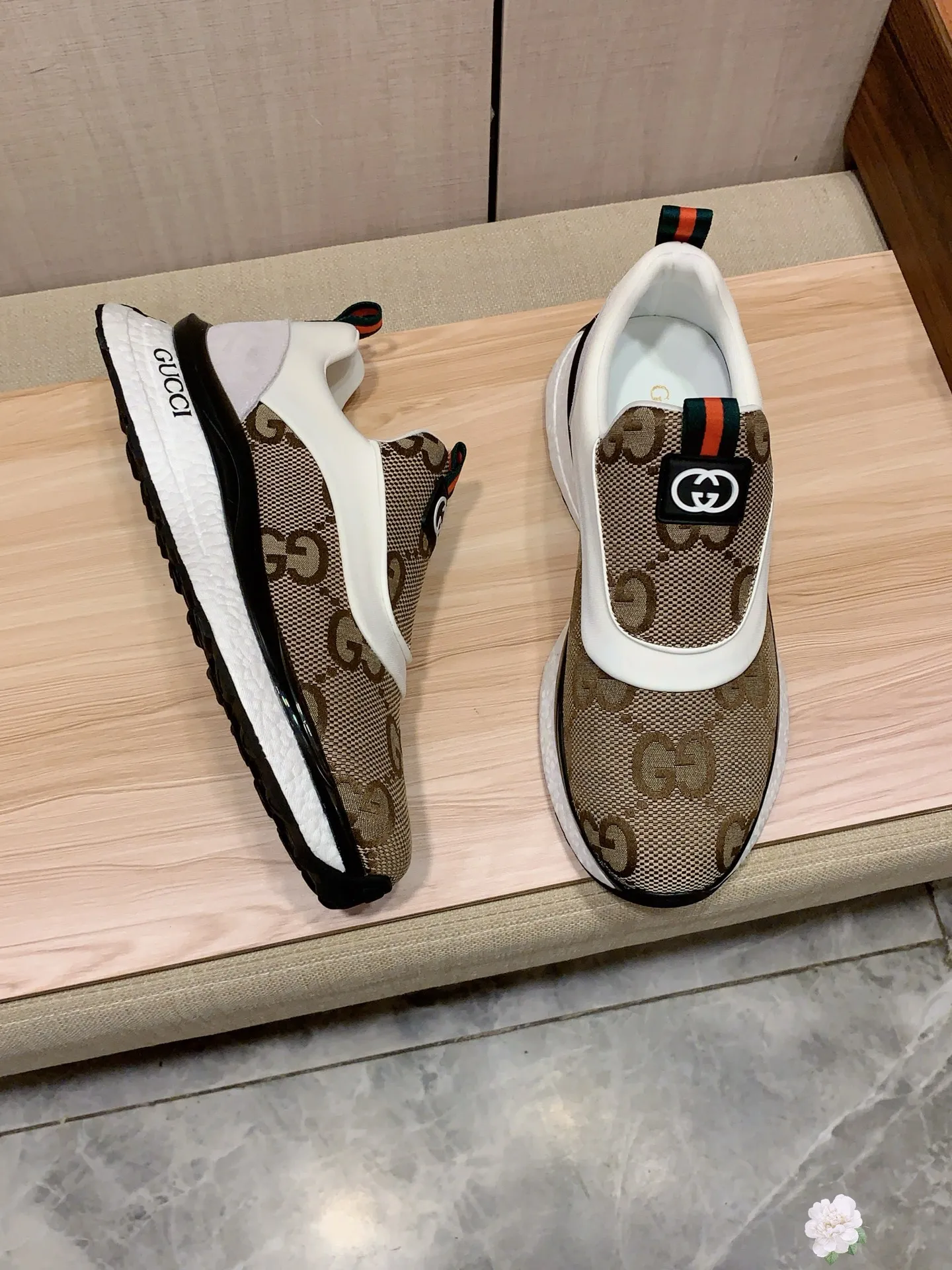 Men's men's shoes💰460💰💰🎩🎩[Lightning][Lightning] "Gucci*" The latest • popular casual shoes, top brand [seduce] luxury ~ purchasing agency, top ~ quality. [Strong] The upper is made of imported breathable cowhide with woven material ➕ breathable sheepskin feet (•) and fine workmanship. The original stylish and stylish soft rubber wear-resistant and non-slip outsole is light and comfortable on the feet. The real thing looks better when photographed. 004: Size: 38-44, 3️⃣ colors selected